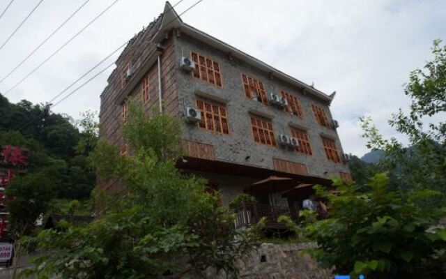 Yishan Bangshui Inn