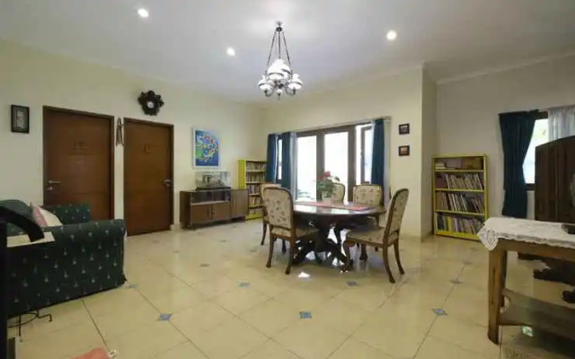 Villa Heliconia 6BR Rumah Gadog