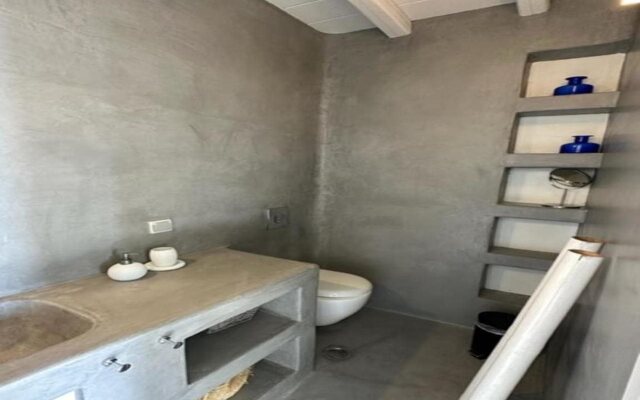 White Rock Suites & Villas