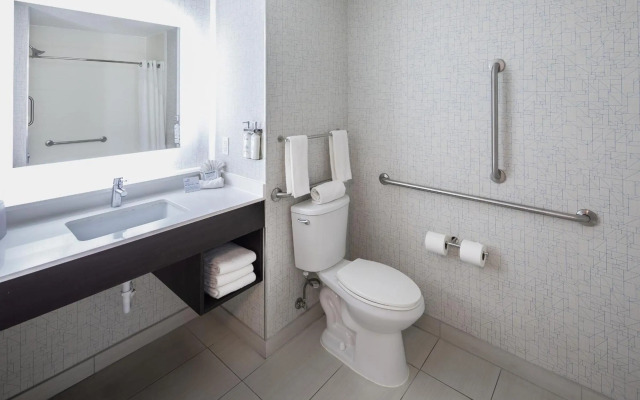 Holiday Inn Express & Suites Chicago West - St Charles