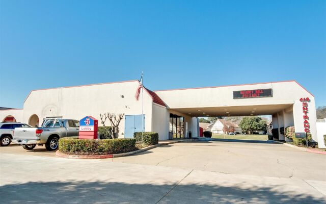 Motel 6 Longview, TX - North