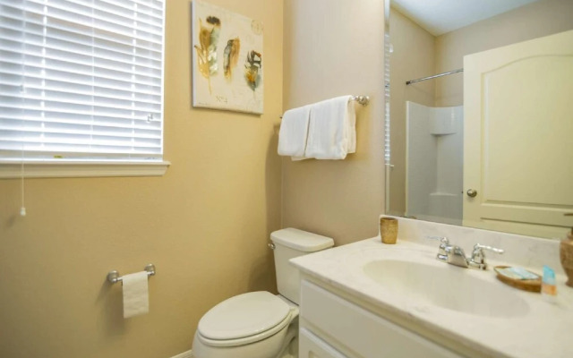 4970 Trafalgar Village