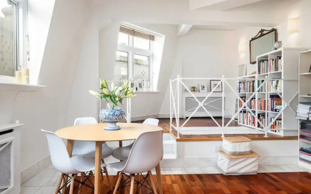 Stylish 2-bed Flat by Piccadilly Circus & Mayfair