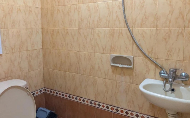 RedDoorz Syariah near Pasar Sleko Madiun