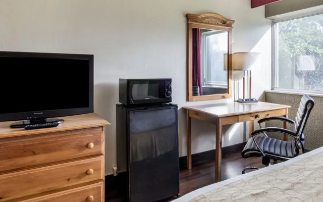 Ramada Seekonk/Providence Area