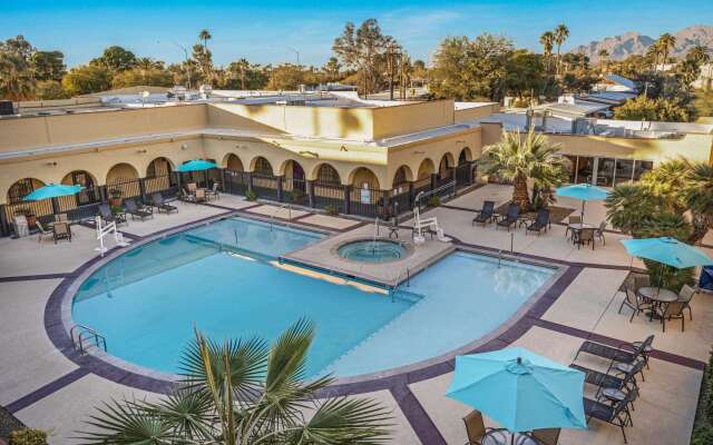 La Quinta Inn & Suites by Wyndham Tucson - Reid Park