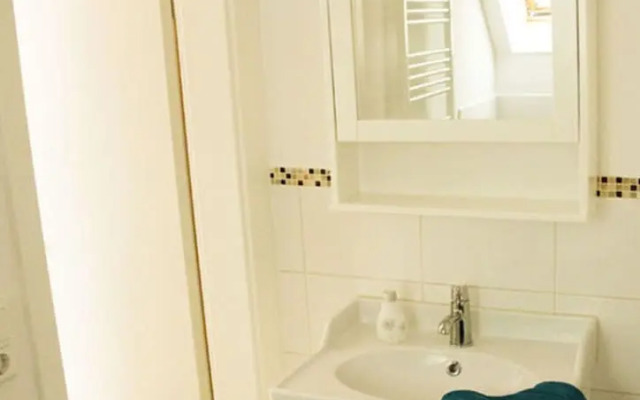 Dandelion Modern Retreat