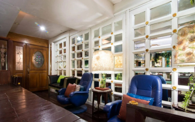 Diamond City Hotel