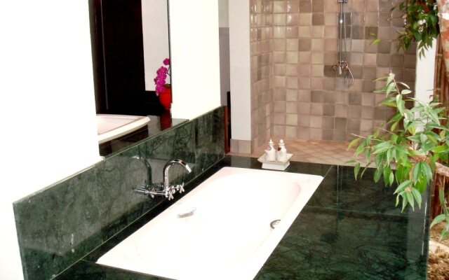 Manee Dheva Resort & Spa