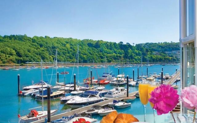 21 Dart Marina