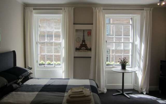 Central Edinburgh Studio Flat