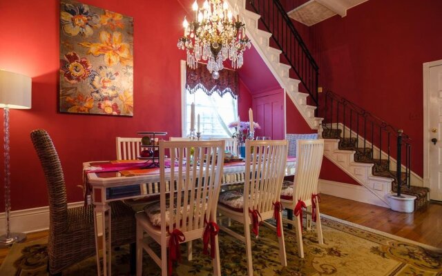 Madame Isabelle's House In New Orleans - Hostel