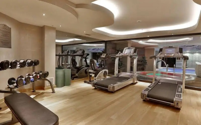 Queen Hotel & Spa