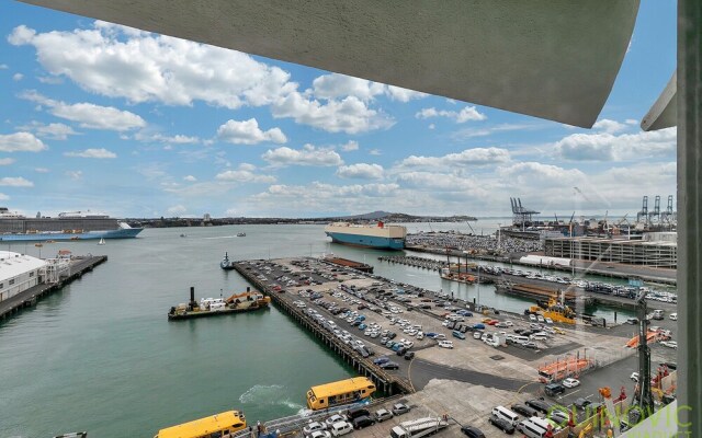 QV Waterfront City Centre Apartment -557