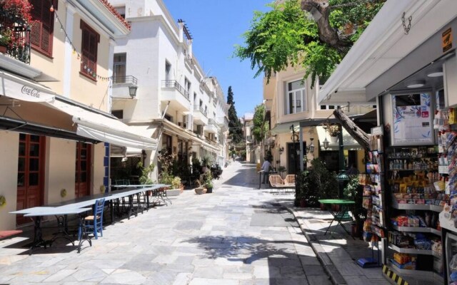 Lovely Apartment Under the Acropolis