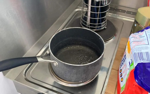 Linda's Annex-NEWLY BUILT separate entrance!!