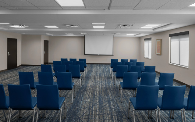 Holiday Inn Express And Suites Midland