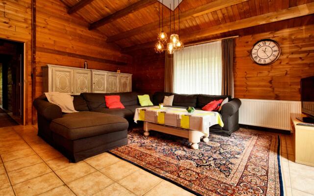 Cosy chalet in Barvaux with fenced garden