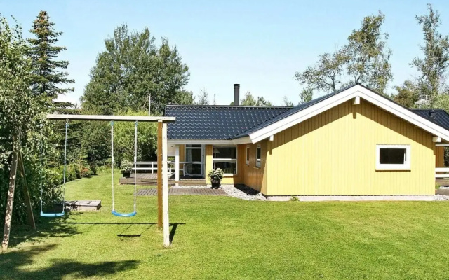 10 Person Holiday Home in Vaeggerlose
