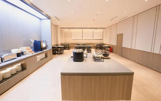 HanTing Hotel (Huludao Yuhuang Mall)