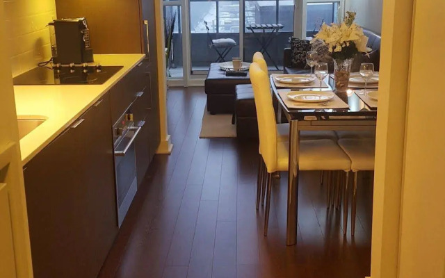 Lavish Suites - Two Story Loft - Downtown Toronto
