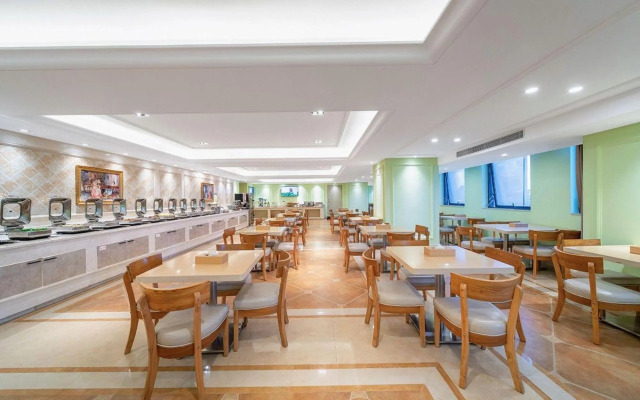 Vienna International Hotel (Zhanjiang Wanda Plaza)