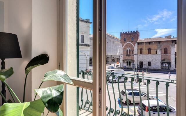 AwesHome Luxury Apartment