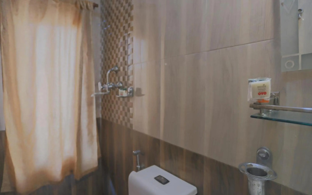 OYO 789 Hotel Shivam Plaza