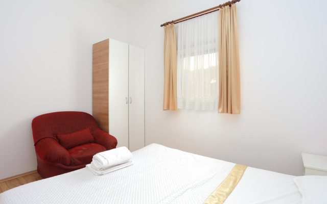 Apartment Lias - with restaurant: A1 Rogoznica, Riviera Sibenik