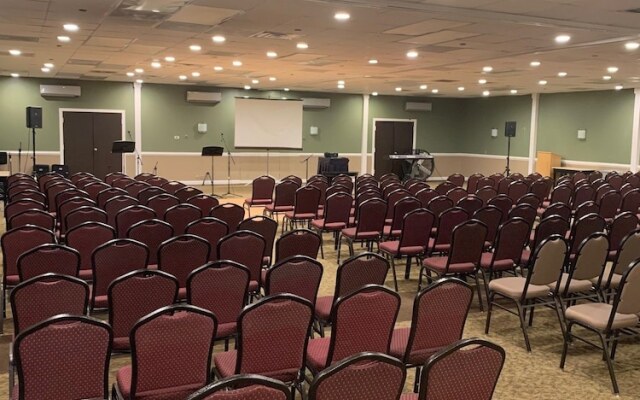 Ramada Williamsburg East Busch Gardens Area