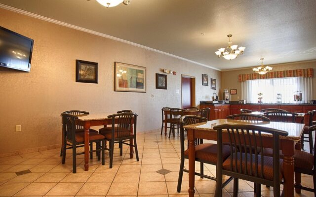 SureStay Plus Hotel by Best Western Quanah