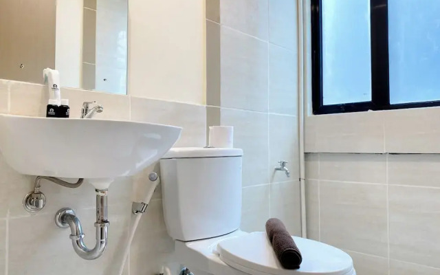 Homey And Clean Apartment With 2Br At Meikarta