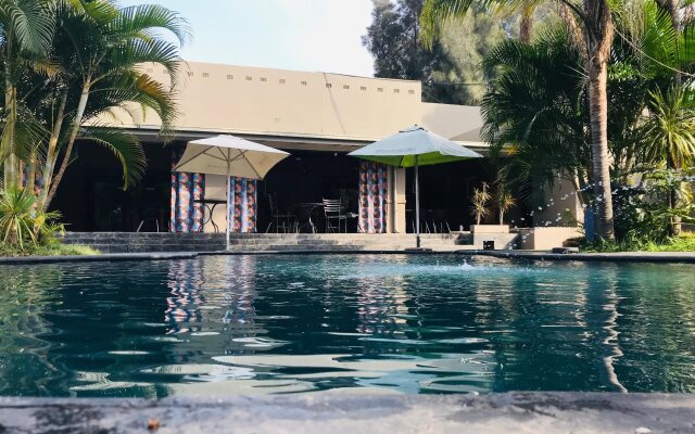 Elephant Springs Hotel