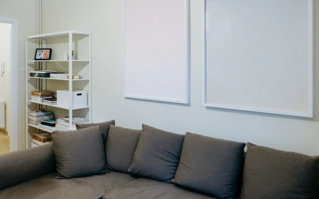 Newly Renovated Athenian Apt