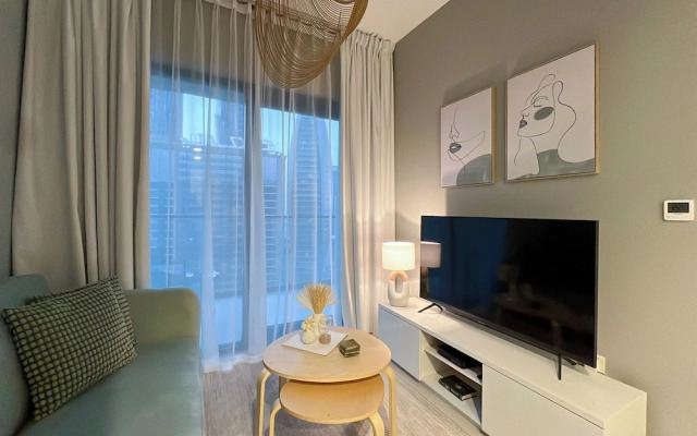 1BDR apartment With Pool View