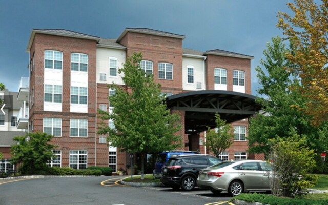Global Luxury Suites at Raritan