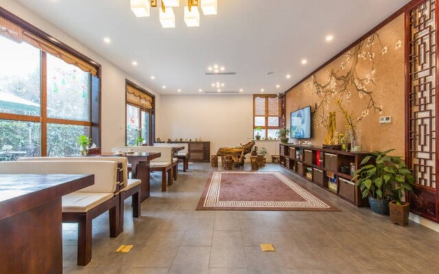Jixiang Garden Inn