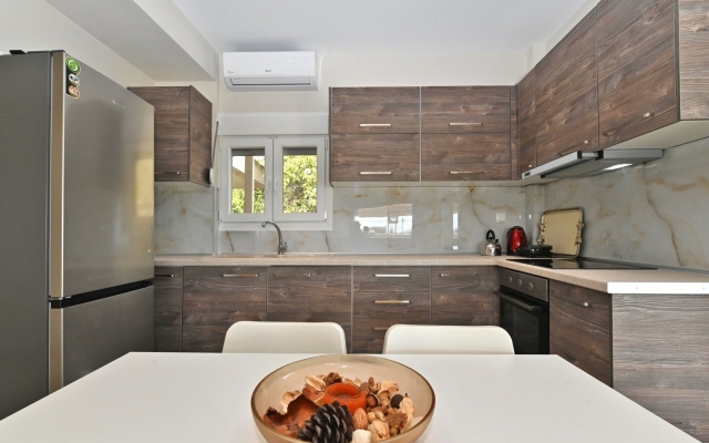 Sabbia Seafront Apartment 3 by TravelPro Servi...