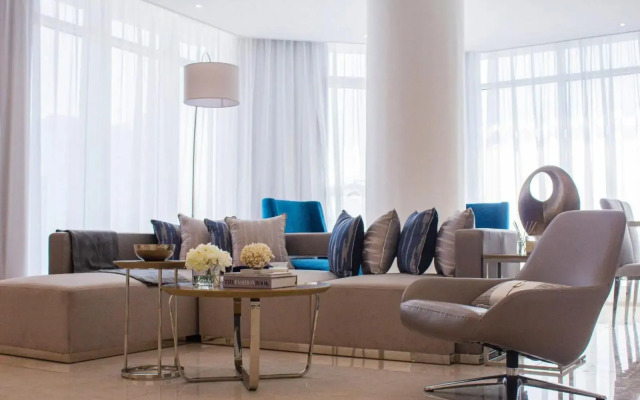 The Lodge Suites
