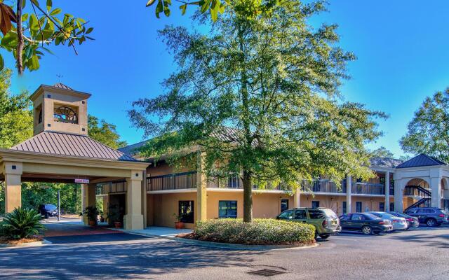 Clarion Inn & Suites