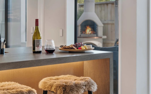 Central Queenstown Villa & Spa