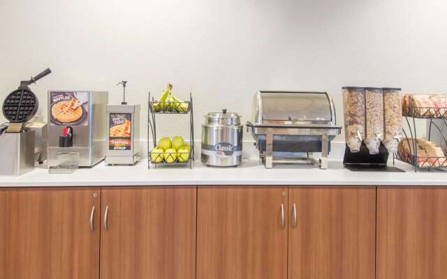 Microtel Inn & Suites By Wyndham Cadiz