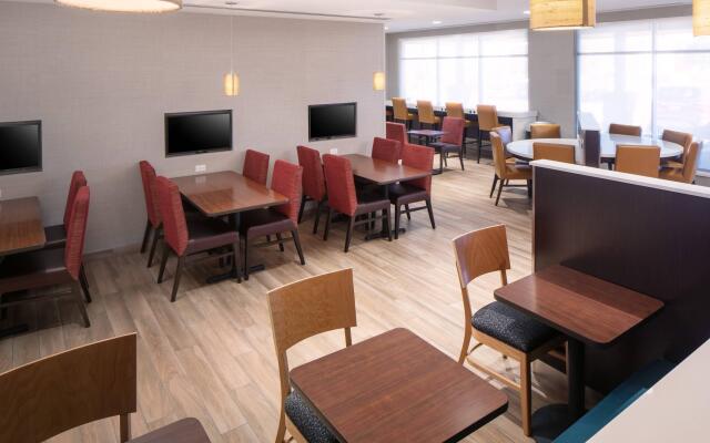 Holiday Inn Express & Suites Midland South I-20 by IHG