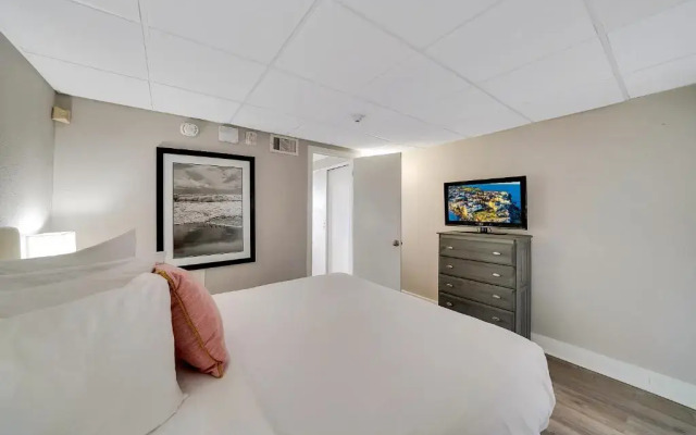 Montreal Beach Resort