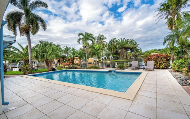 Aqua Villa