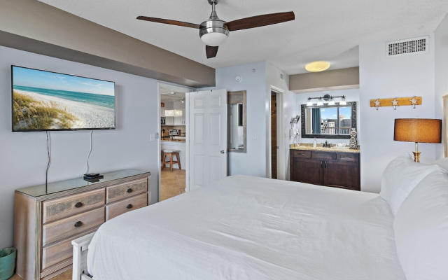 Pelican Beach Terrace 1404