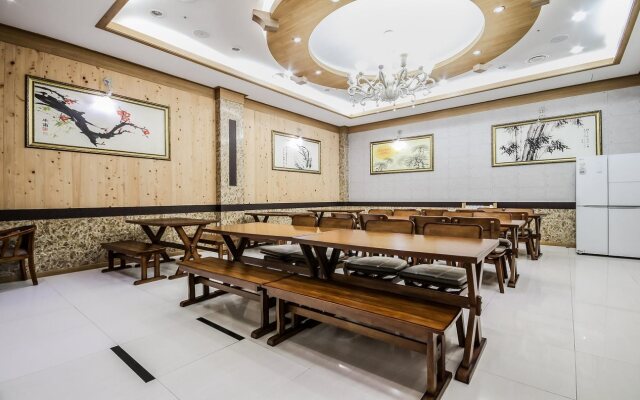 Tongyeong Business Hotel