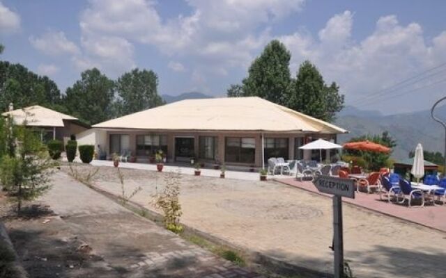 Chinar Family Resort