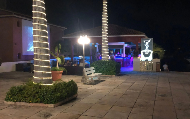 Savana at Porto Cupecoy Marina