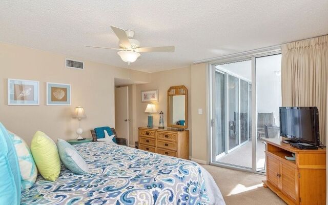 Shoreline 1055 Condo by RedAwning